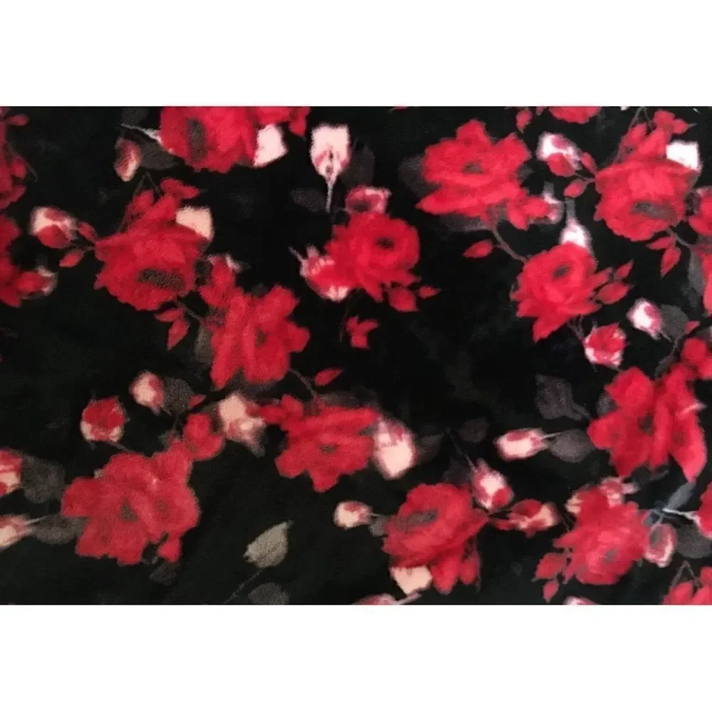 Victoria’s Secret Limited Edition Red Floral Sherpa Cozy Trow Blanket 50”x60”